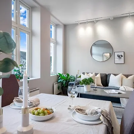 Stunning View - Cozy In Centre