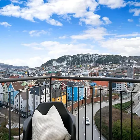 Stunning View - Cozy In Centre Apartment